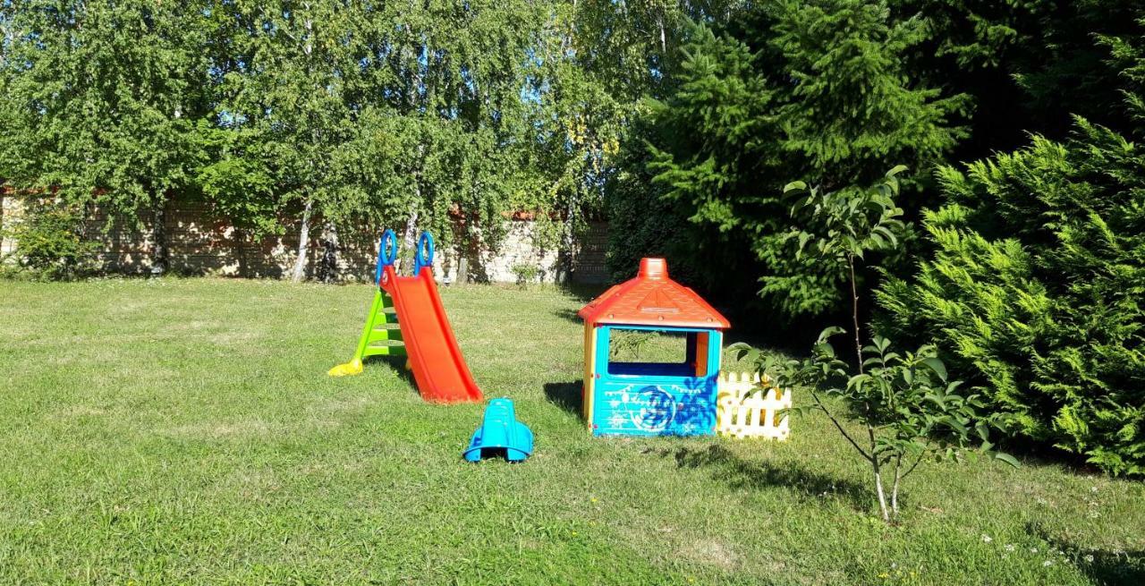 Гостевой дом Domacinstvo Bakic Irig Экстерьер фото